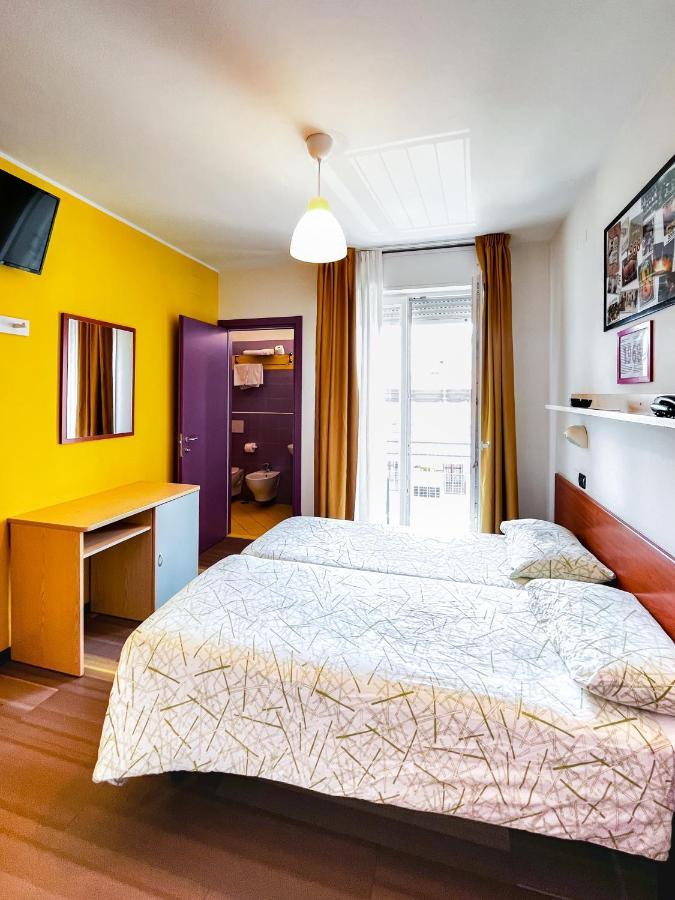 Hotel Morfeo - Young People Hotels (Adults Only) Rimini Exterior foto